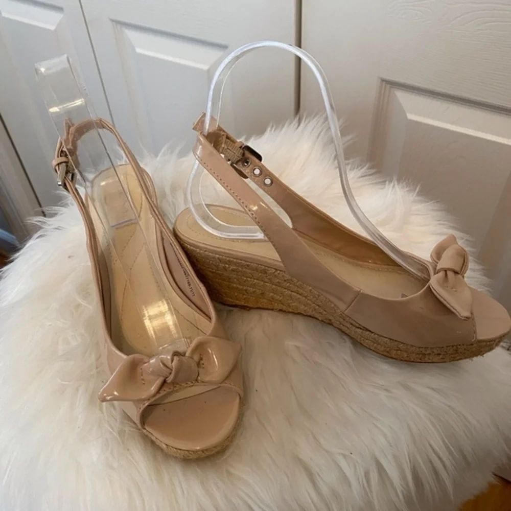 Merona Wedge sandals Size 6
